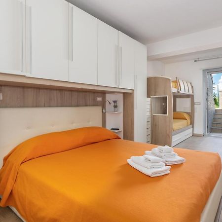 Oristano 5 Pers Appartamento Екстер'єр фото