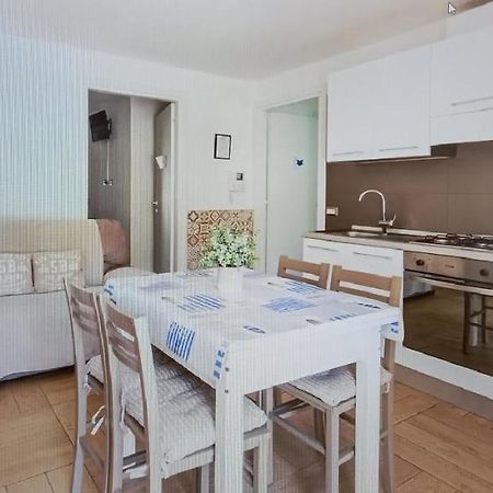 Oristano 5 Pers Appartamento Екстер'єр фото